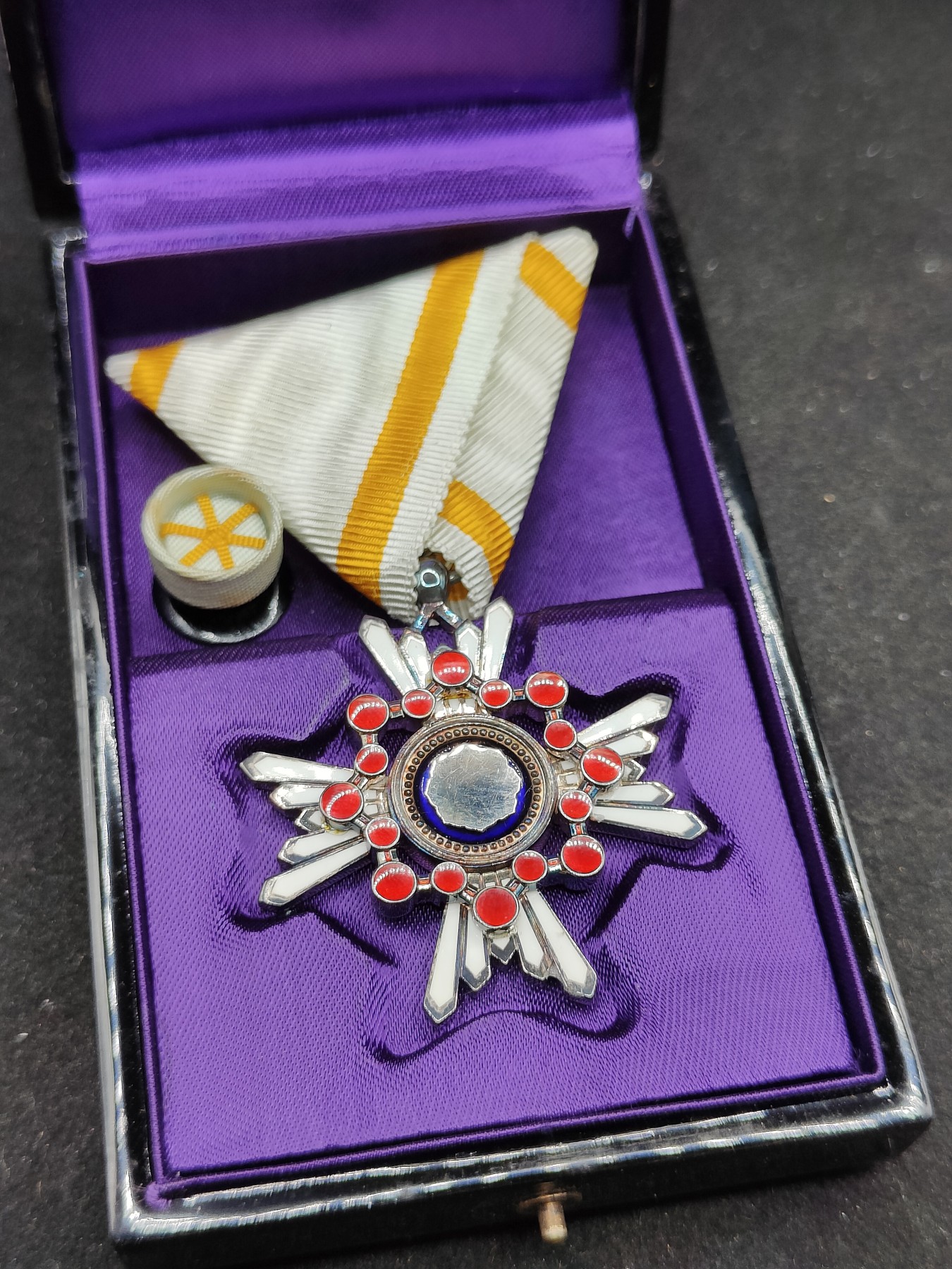 全场0元起拍 第84期 咸鱼国勋章拍卖专场 8月23日（周三）下午6：00开始 日本六等瑞宝章 银制带盒略