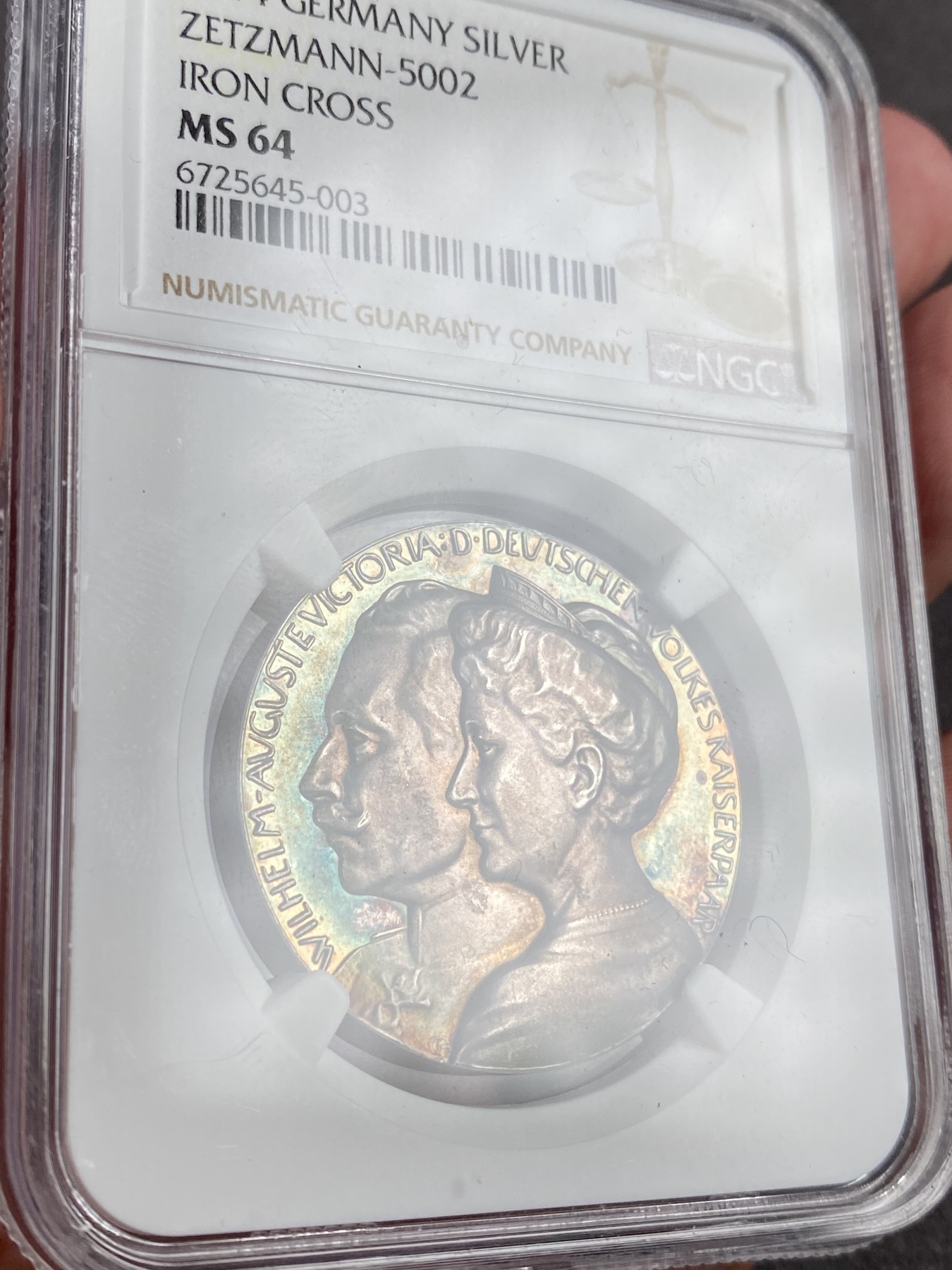 万国钱币拍卖第014期（奢华币宴第一季） NGC MS64 1914年德国普鲁士铁十字银章，镜面五彩。