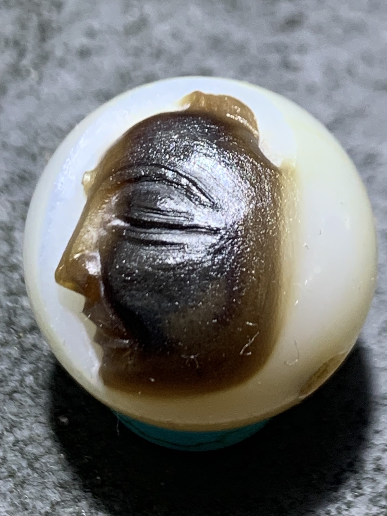 精美高玉化亚光海洋玉髓手工俏色巧雕一念之间圆珠一个！