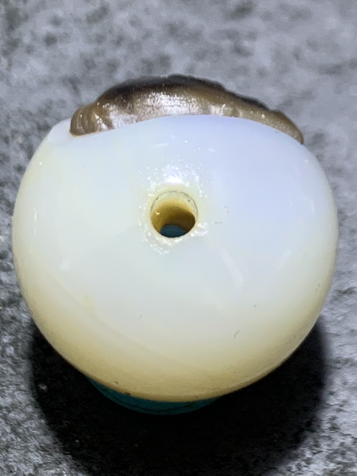 精美高玉化亚光海洋玉髓手工俏色巧雕一念之间圆珠一个！
