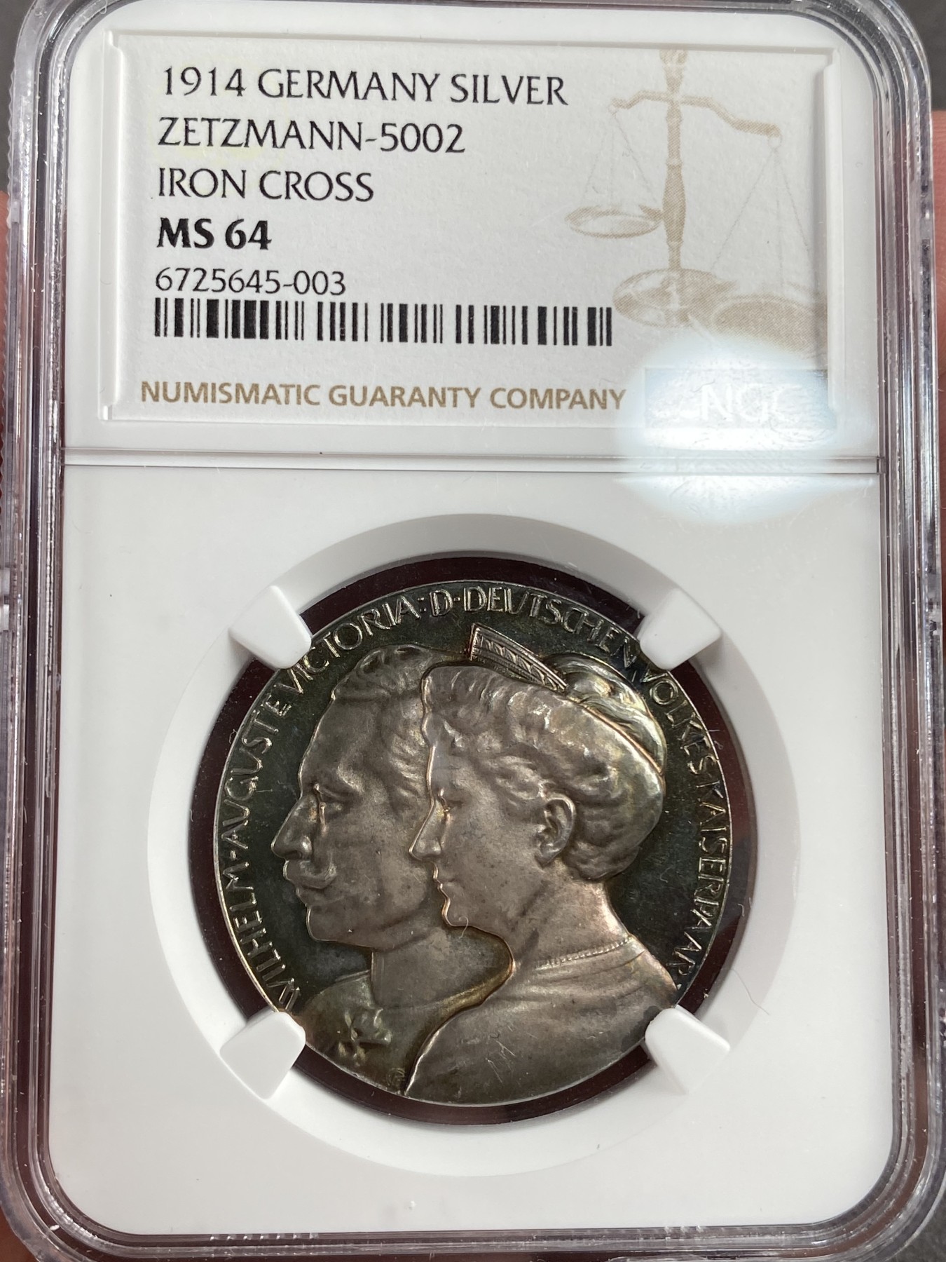 万国钱币拍卖第014期（奢华币宴第一季） NGC MS64 1914年德国普鲁士铁十字银章，镜面五彩。