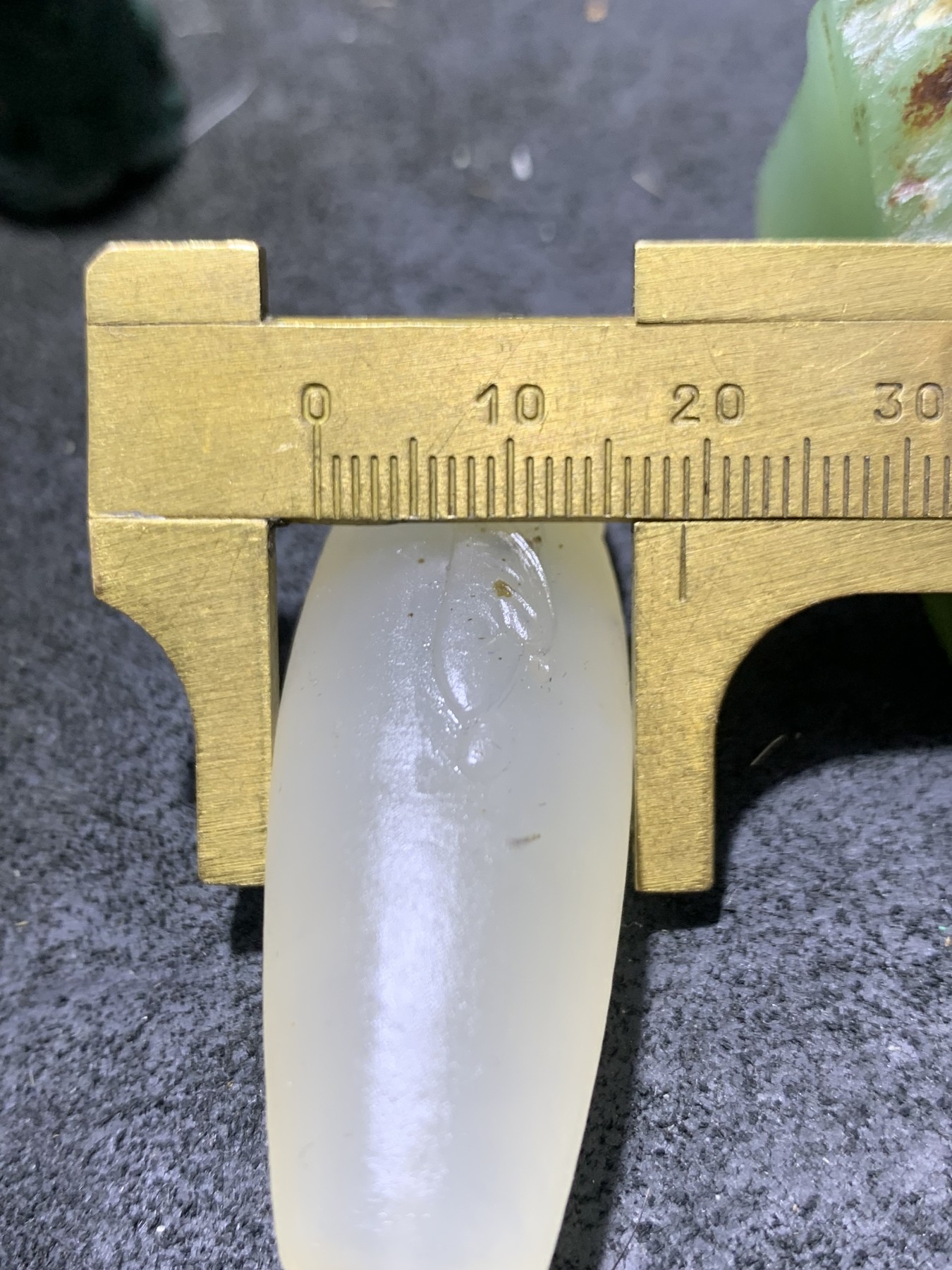 精美高玉化亚光海洋玉髓手工俏色巧雕西游记，横渡通天河意境大桶珠一个！