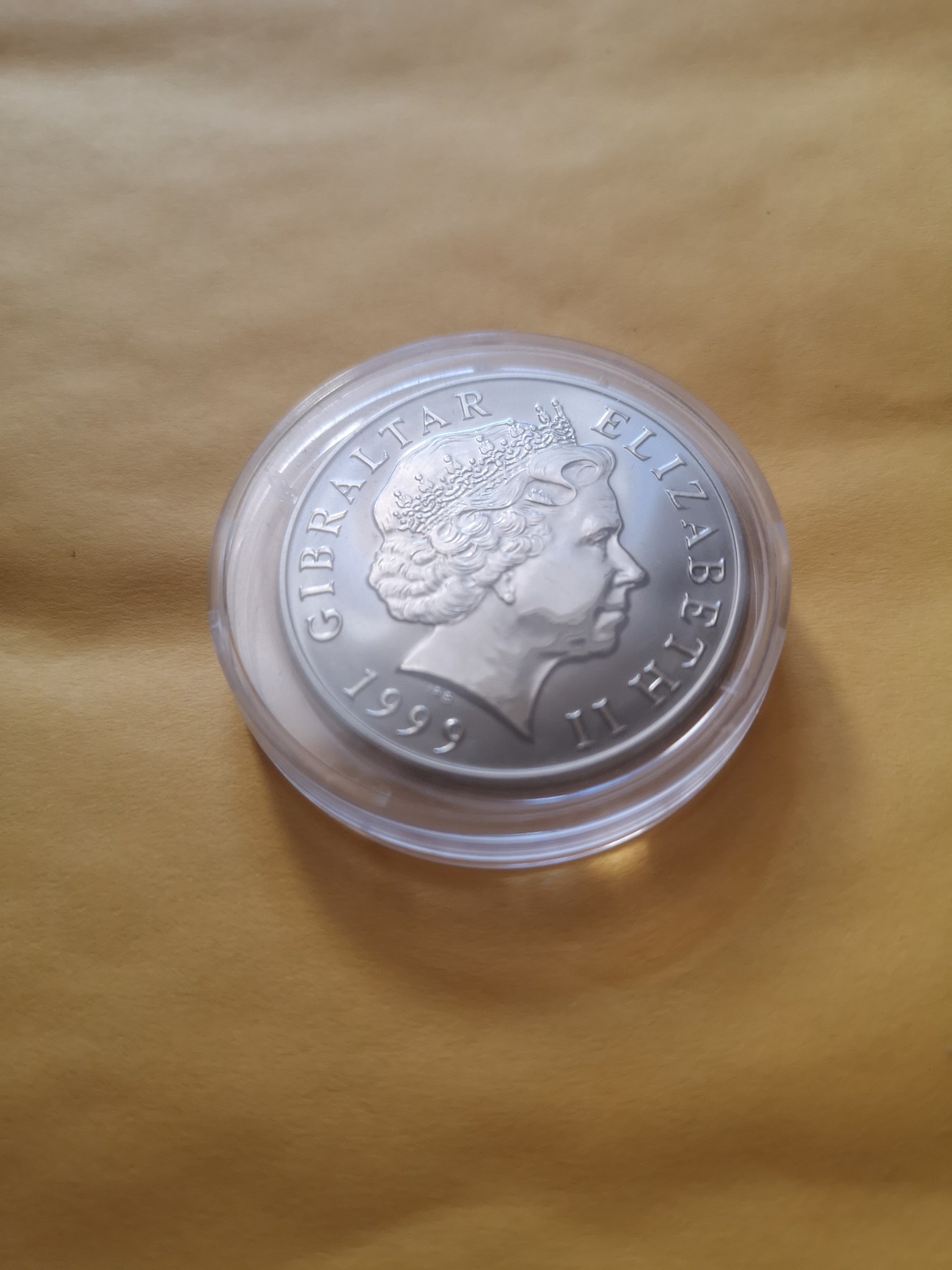 长老汇第35场杂货拍卖 2000直布罗陀千禧年5镑钛合金精制币，英国Pobjoy造币厂