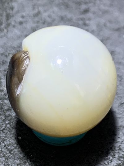 精美高玉化亚光海洋玉髓手工俏色巧雕一念之间圆珠一个！ 精美高玉化亚光海洋玉髓手工俏色巧雕一念之间圆珠一个！