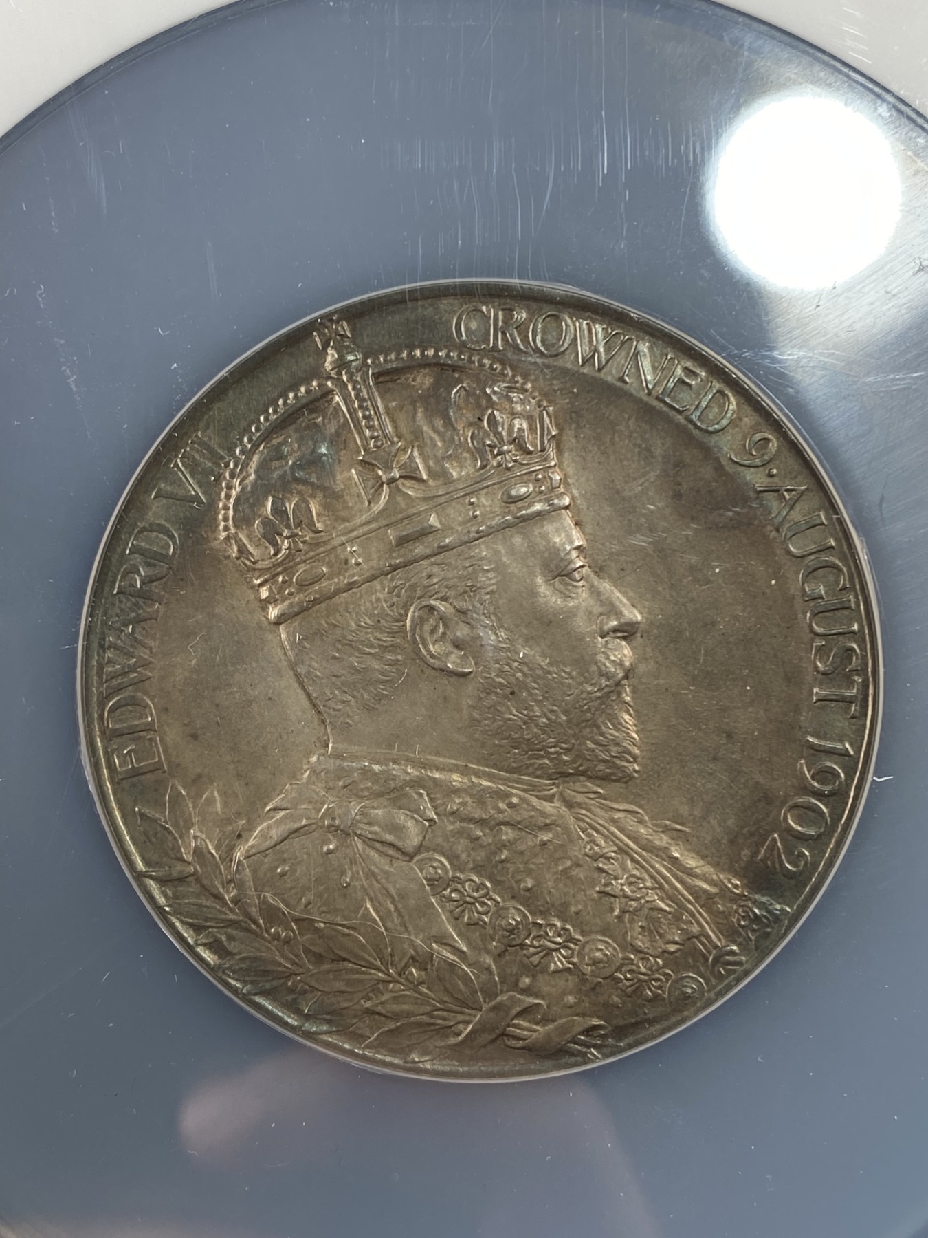 万国钱币拍卖第014期（奢华币宴第一季） NGC MS64 1902年英国爱德华七世加冕登基纪念大银章 五彩原盒彩 大盒装
