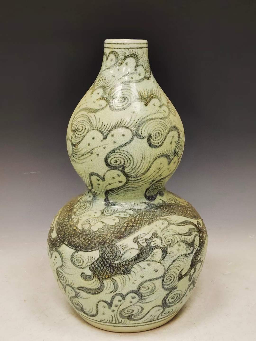 旧藏青花龙纹葫芦瓶 旧藏青花龙纹葫芦瓶