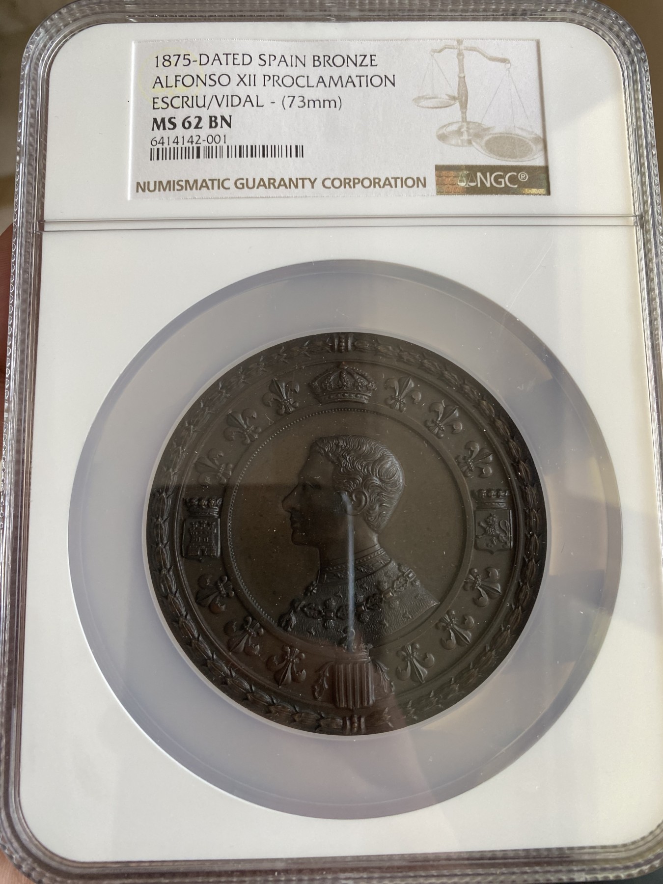 万国钱币拍卖第014期（奢华币宴第一季） NGC MS62 1875年西班牙阿方索十二世访问巴塞罗那纪念大铜章 74MM 166G 此版本为官方发型 精美程度异常出彩 章面的每一毫米都是雕刻师的精工之作 爱不释手