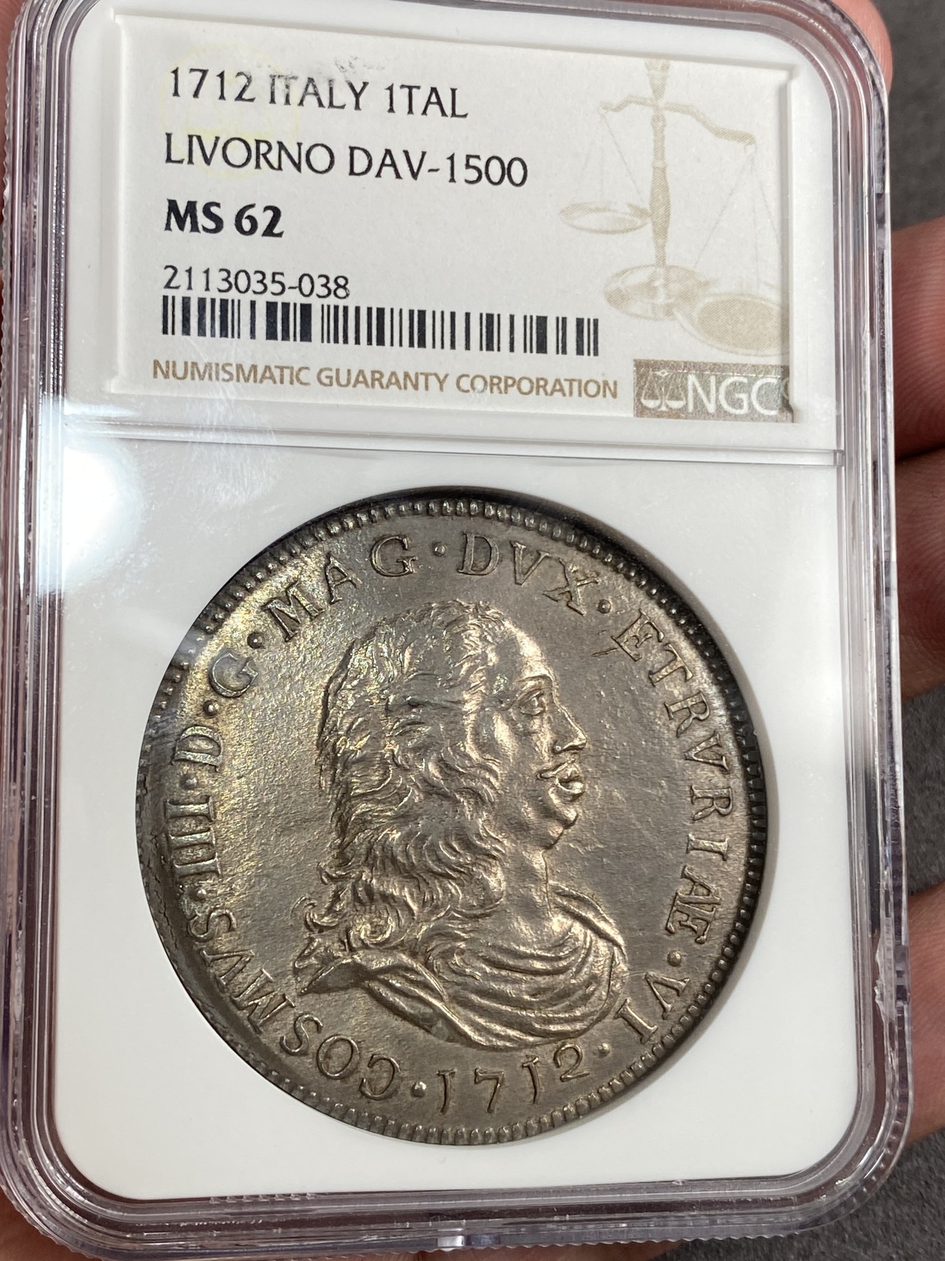 万国钱币拍卖第014期（奢华币宴第一季） NGC MS62 1712年意大利美第奇家族科西莫三世利沃诺城堡1塔勒，名誉品，均匀的欧洲铁灰色包浆，打制清晰，非常难得的一枚。