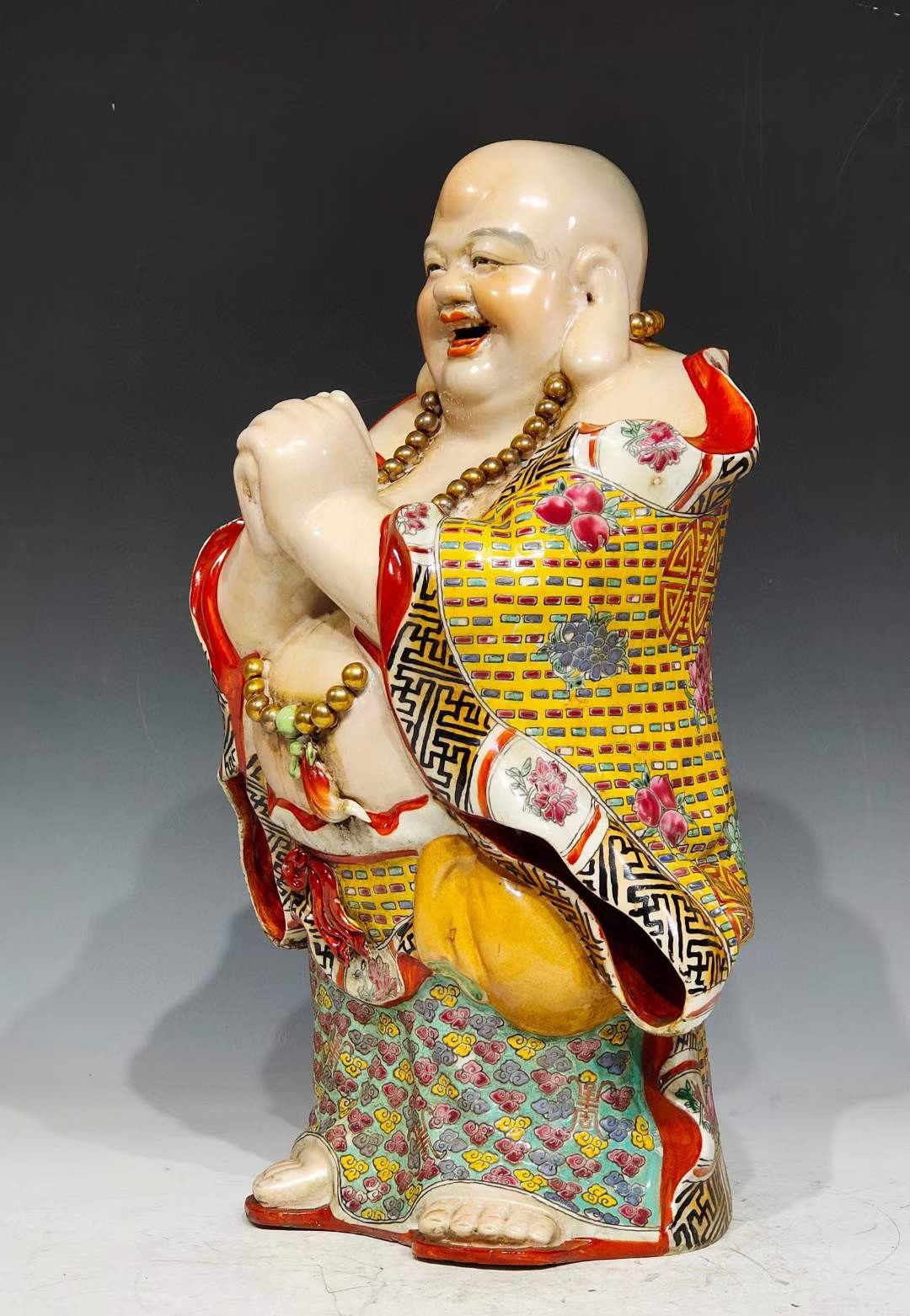 三十年代【曾龙昇】倾心之作，粉彩弥勒佛站像。 - 亚太艺术品