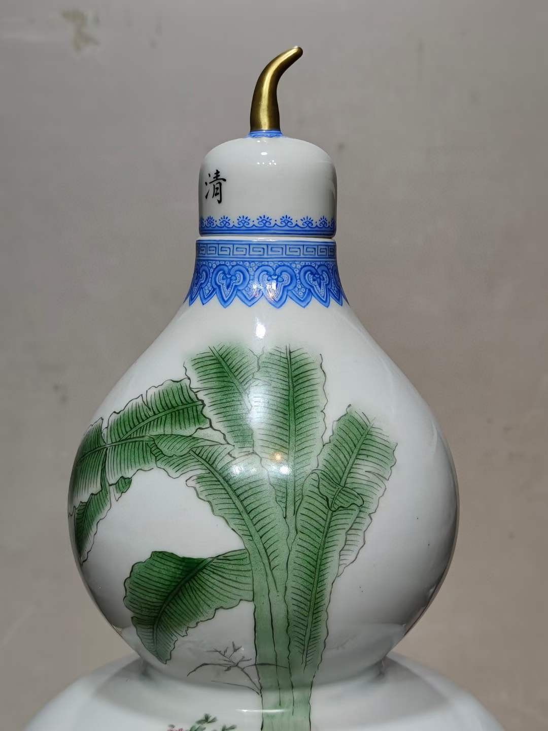 美品·款识“大清乾隆年制”“郎世宁恭绘”精工细作满工粉彩“蓦空鹊