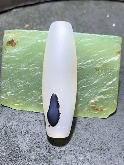 精美高玉化亚光海洋玉髓手工俏色巧雕登天梯意境大桶珠一个！ - 精美高玉化亚光海洋玉髓手工俏色巧雕登天梯意境大桶珠一个！