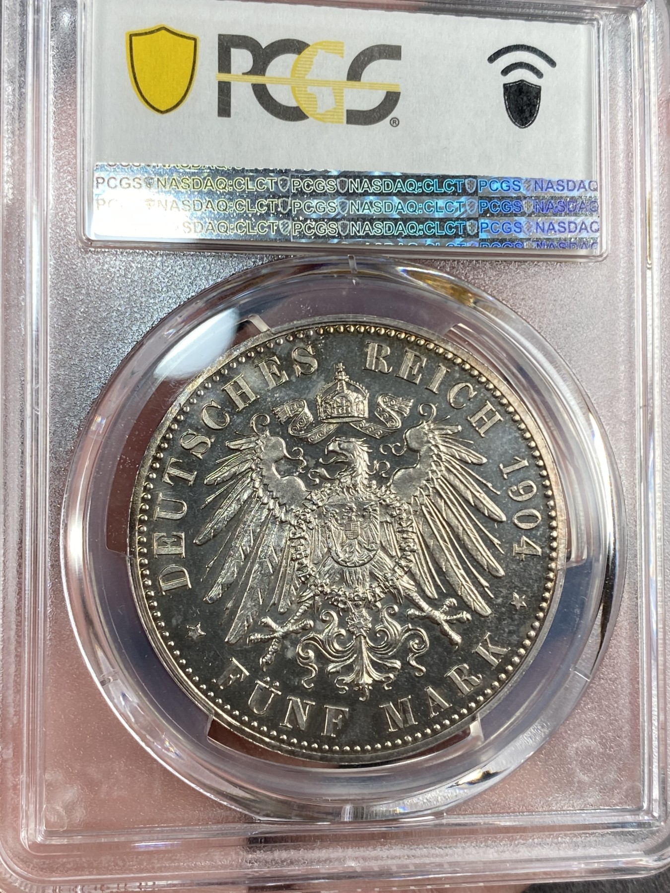 万国钱币拍卖第014期（奢华币宴第一季） PCGS PR64 1904年德国黑森达姆斯塔特诞辰纪念精制5马克 无论是精致深打的感觉 还是淡彩黄油的包浆 此枚马克都给人一种极致的氛围