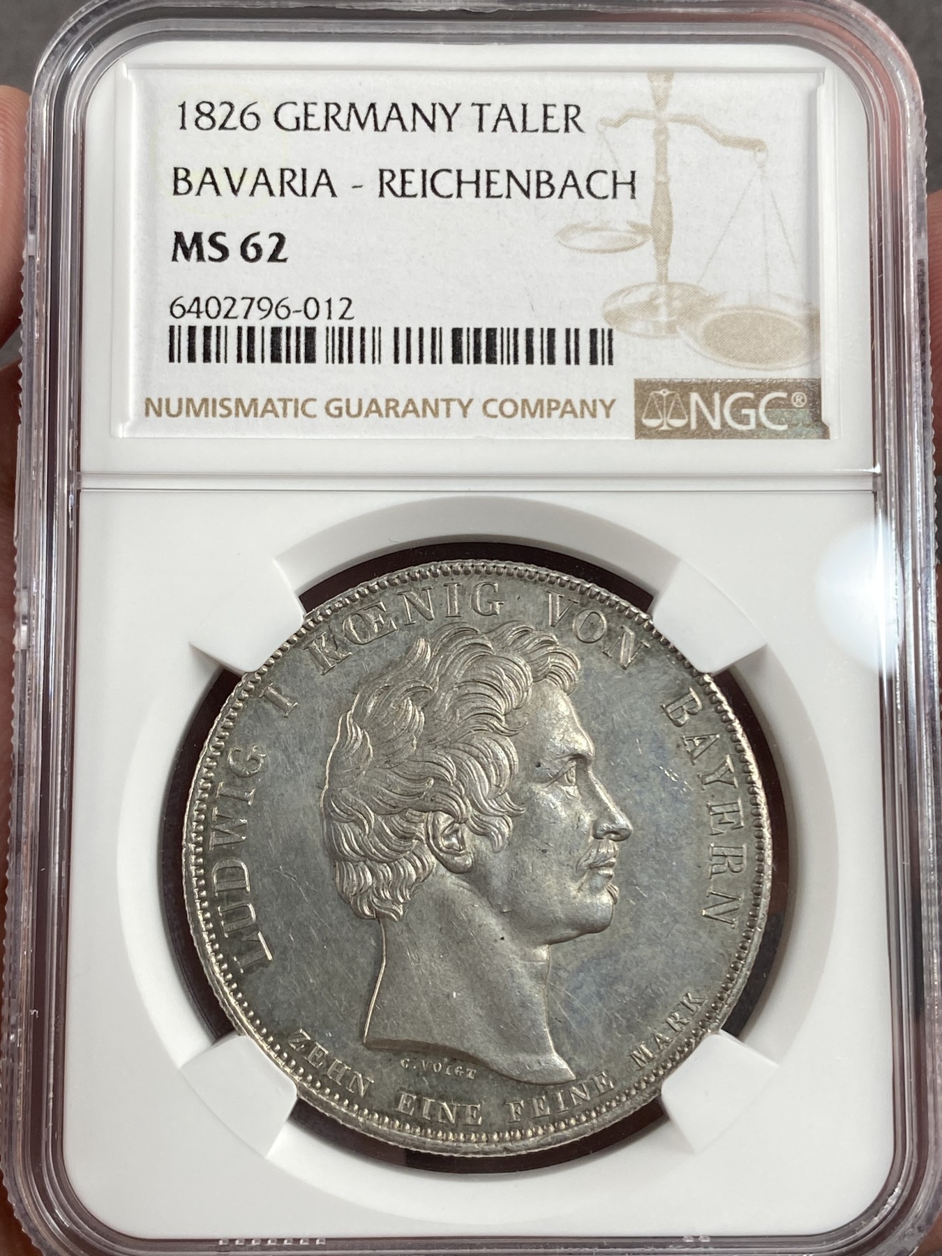 万国钱币拍卖第014期（奢华币宴第一季） NGC MS62 1826年德国巴伐利亚路德维希一世纪念两位杰出科学家纪念大泰勒 1826年巴伐利亚赖兴巴赫和夫琅禾费相继去世，这是王国极大的损失，路德维希发型此纪念泰勒边齿铭文：为有功者献上桂冠