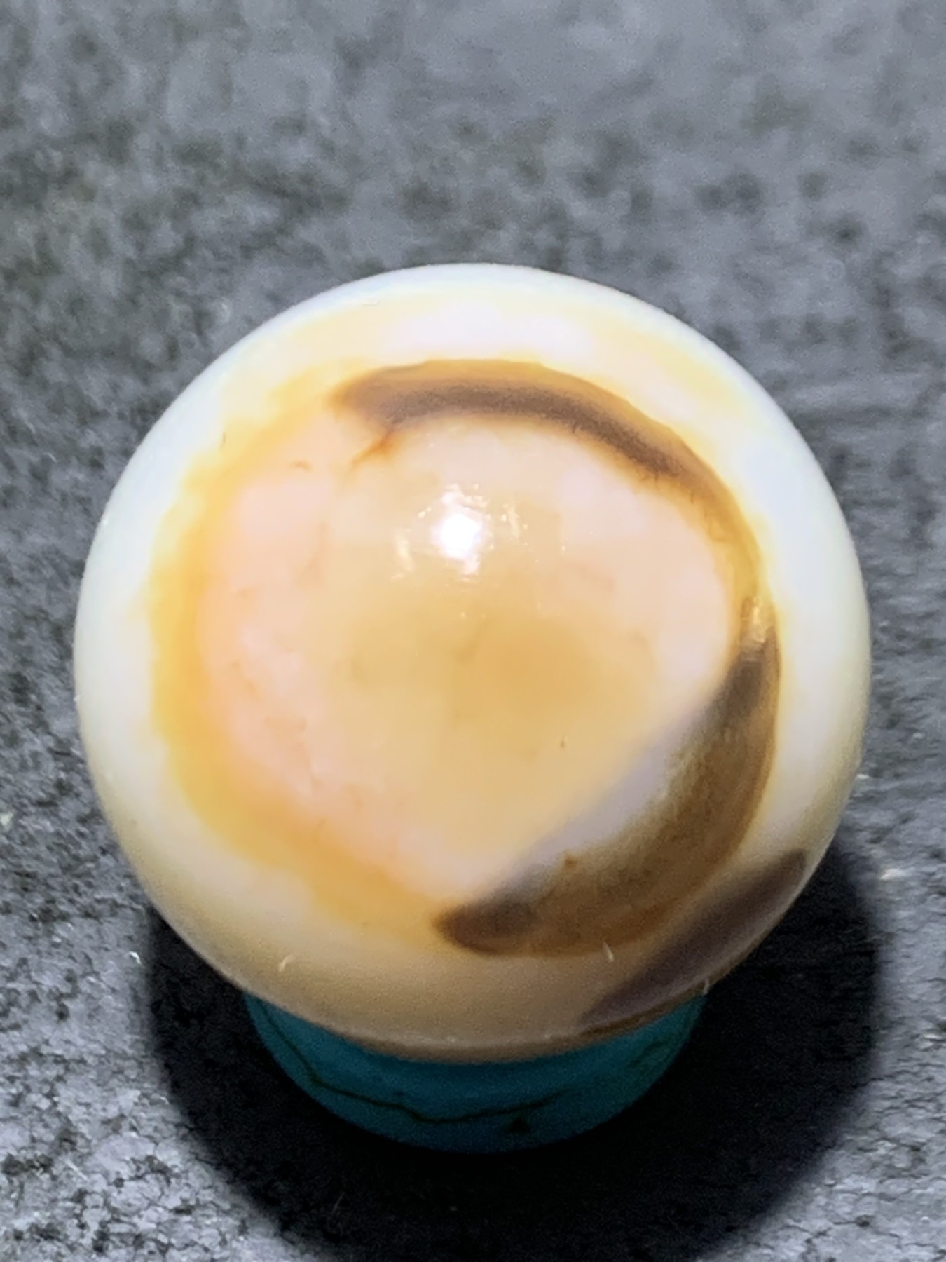 精美高玉化亚光海洋玉髓手工俏色巧雕佛光普照意境圆珠一个！