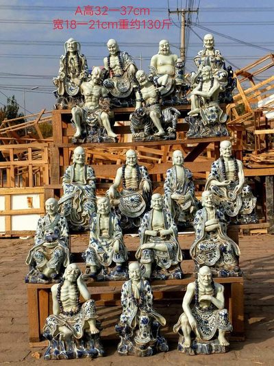 美品·精工青花精工刻瓷十八罗汉坐像，器形规整，老化明显，品相完整，成色如图 - 美品·精工青花精工刻瓷十八罗汉坐像，器形规整，老化明显，品相完整，成色如图