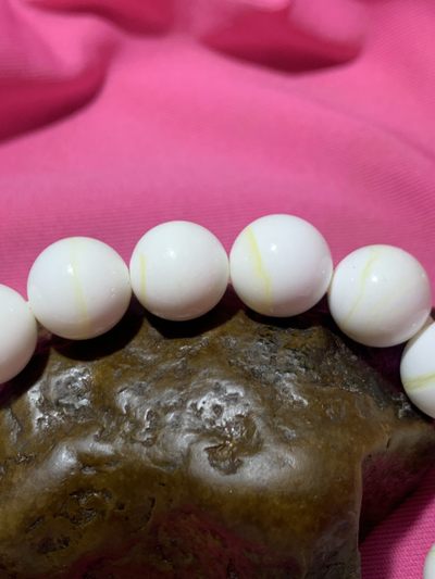 深海奶白一线金丝贝化玉单圈手串一条 深海奶白一线金丝贝化玉单圈手串一条