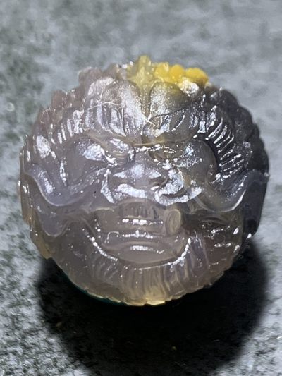 精美高润度俏色三彩蒙料战国红玛瑙雕刻祥云团龙珠子一颗， - 精美高润度俏色三彩蒙料战国红玛瑙雕刻祥云团龙珠子一颗，