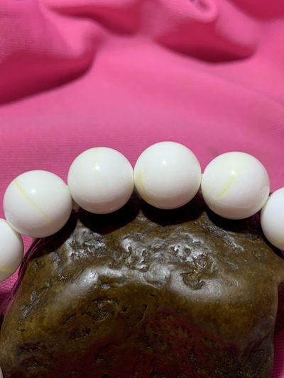 深海奶白一线金丝贝化玉单圈手串一条 深海奶白一线金丝贝化玉单圈手串一条