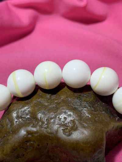 深海奶白一线金丝贝化玉单圈手串一条 深海奶白一线金丝贝化玉单圈手串一条