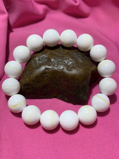 深海奶白一线金丝贝化玉单圈手串一条 深海奶白一线金丝贝化玉单圈手串一条