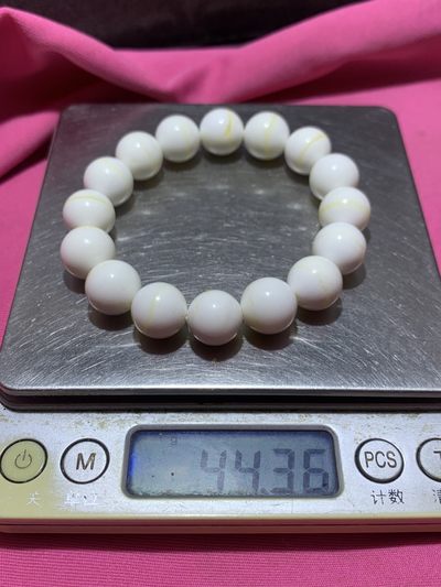 深海奶白一线金丝贝化玉单圈手串一条 深海奶白一线金丝贝化玉单圈手串一条