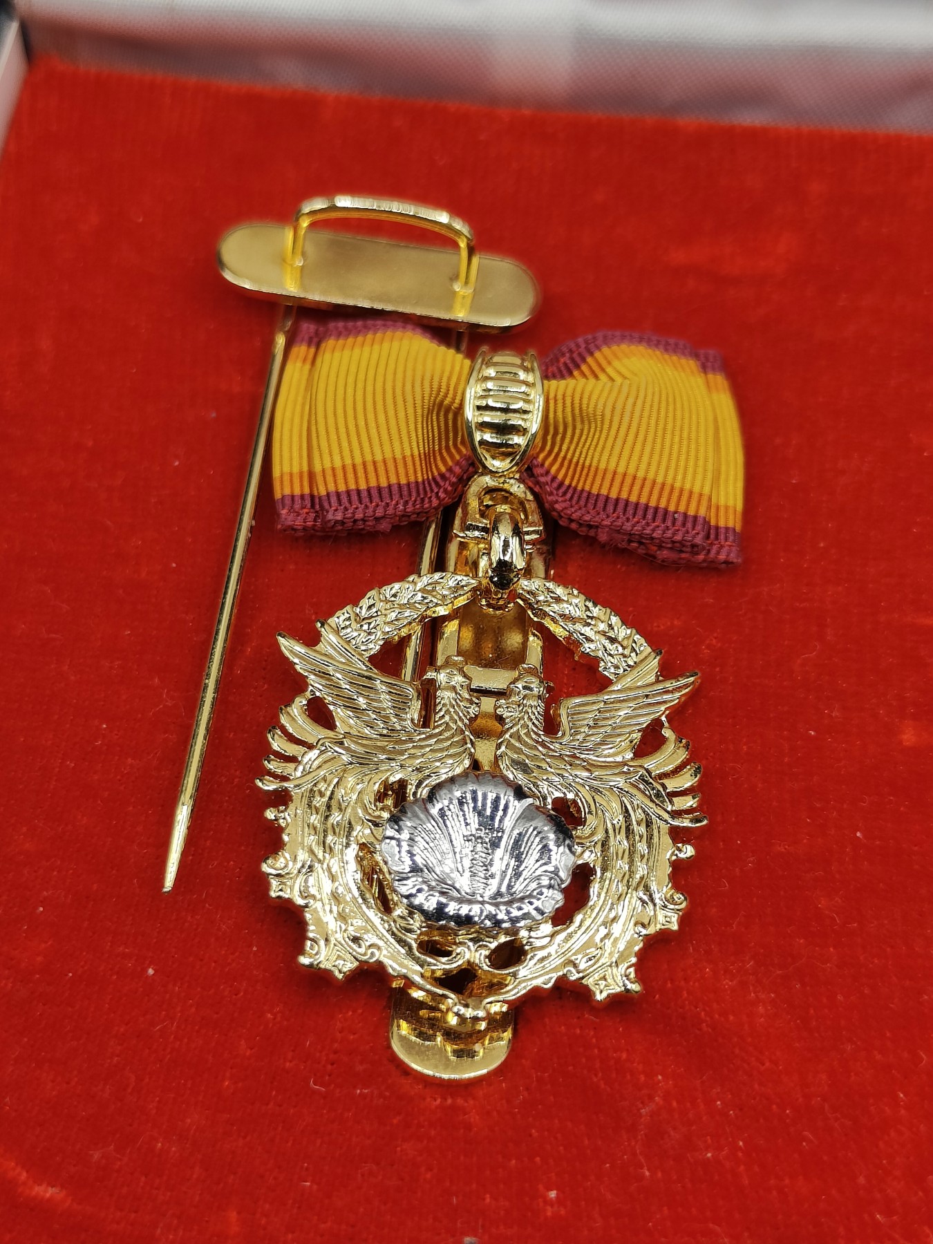 全场0元起拍 第85期 咸鱼国勋章拍卖专场 8月27日（周日）下午6：00开始 高级荣誉 韩国总统表彰带盒