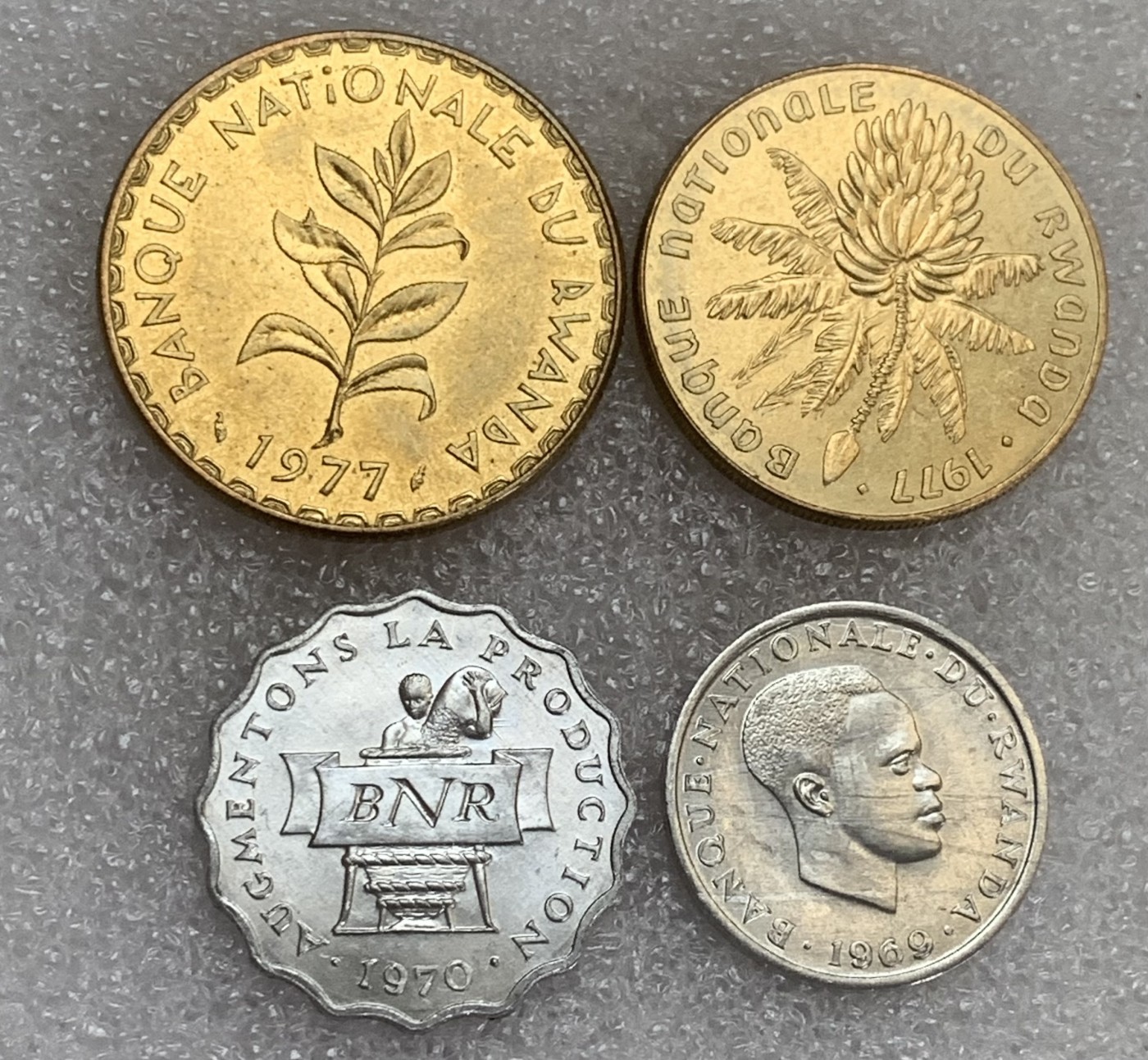 瓶子🏺第106期拍卖会  卢旺达1969年至1977年1法郎至20法郎 4枚 套币 好品相
