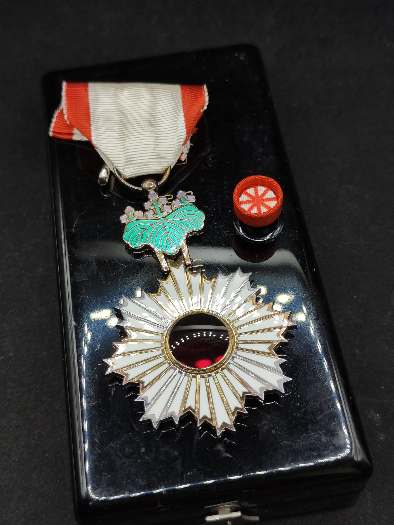 全场0元起拍 第85期 咸鱼国勋章拍卖专场 8月27日（周日）下午6：00开始 荣典后盒 日本五等瑞宝章 银制带盒略