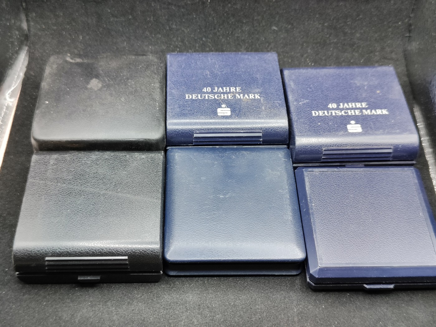 全场0元起拍 第85期 咸鱼国勋章拍卖专场 8月27日（周日）下午6：00开始 纪念章空盒一组