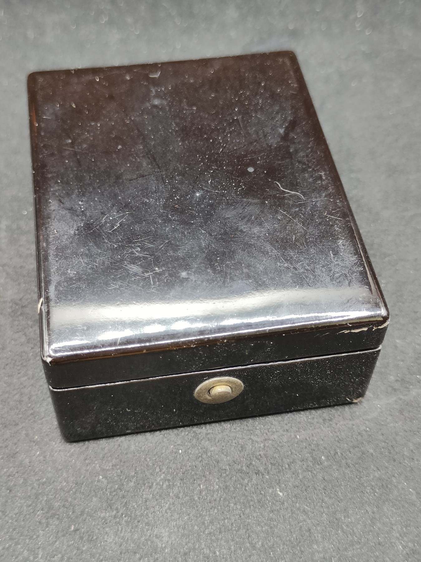 全场0元起拍 第85期 咸鱼国勋章拍卖专场 8月27日（周日）下午6：00开始 日本早期 明治按扣盒 赤十字终身社员章 银制