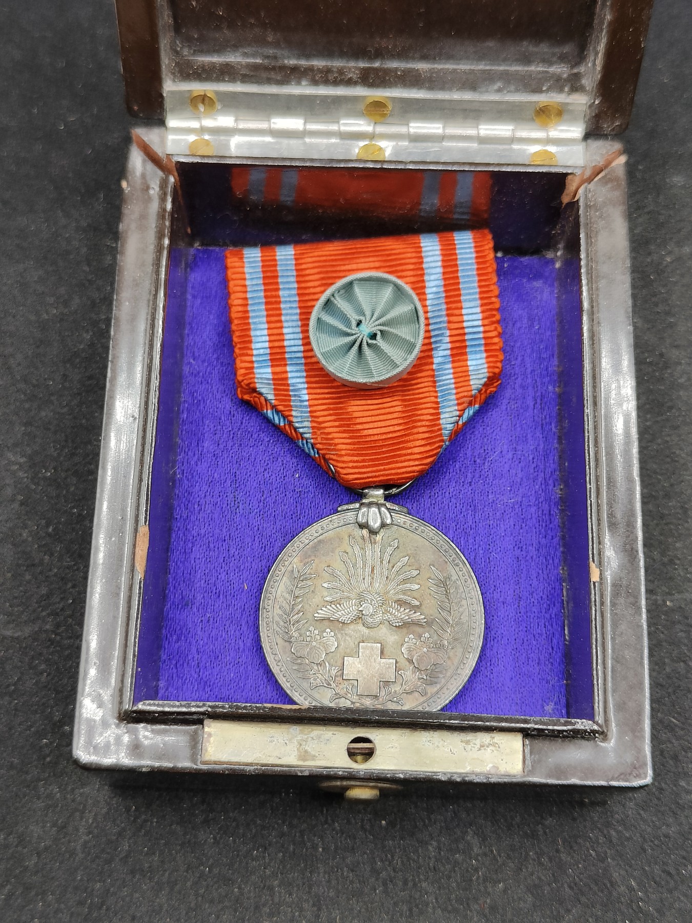 全场0元起拍 第85期 咸鱼国勋章拍卖专场 8月27日（周日）下午6：00开始 日本早期 明治按扣盒 赤十字终身社员章 银制