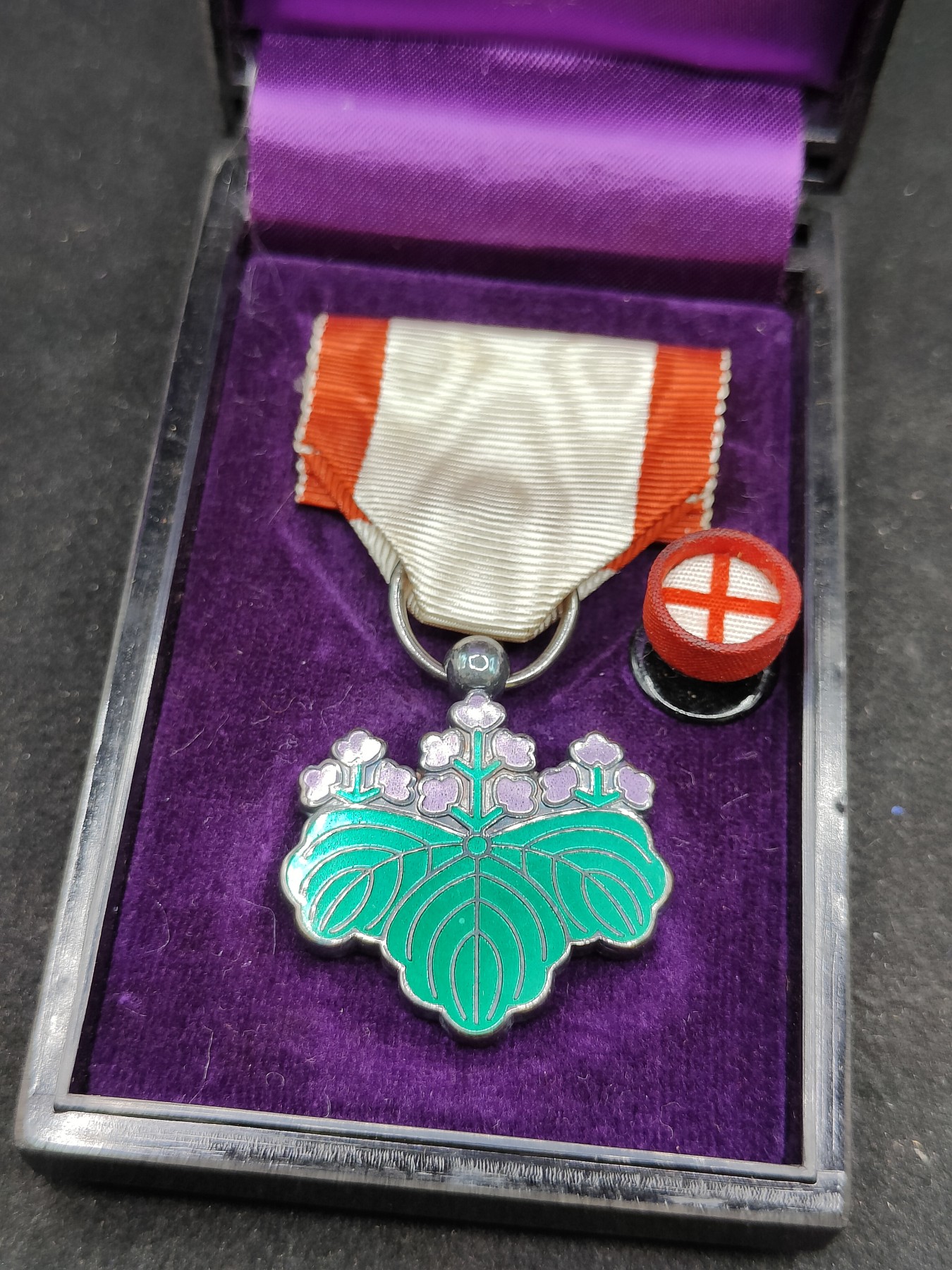 全场0元起拍 第85期 咸鱼国勋章拍卖专场 8月27日（周日）下午6：00开始 日本战后七等青叶章 银制带盒略