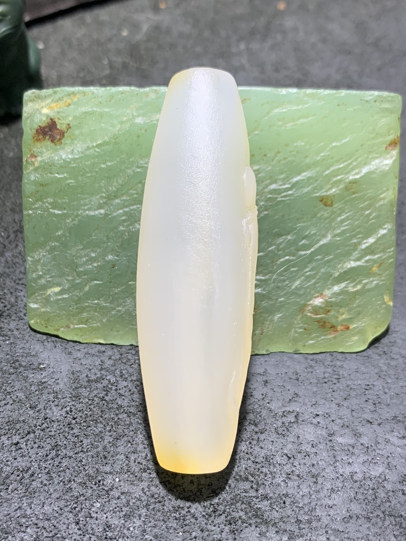 精美高玉化亚光海洋玉髓手工俏色巧雕无相佛，佛在心中，意境大桶珠一个！