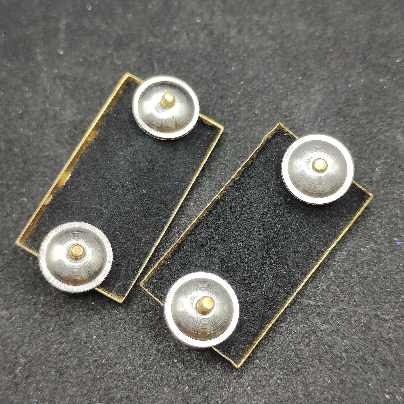 全场0元起拍 第85期 咸鱼国勋章拍卖专场 8月27日（周日）下午6：00开始 日本昭43年式警视监领章