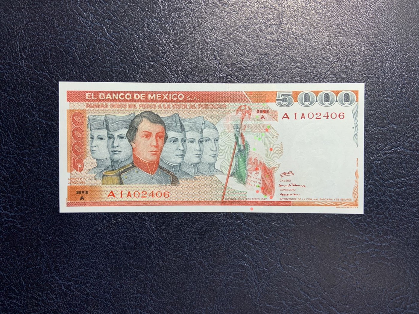 收藏联盟Quantum Auction 第284期拍卖  墨西哥1980年5000比索 品相全新UNC 首发冠千位号 非常稀少 票面自然油墨收缩 查普特佩克城堡