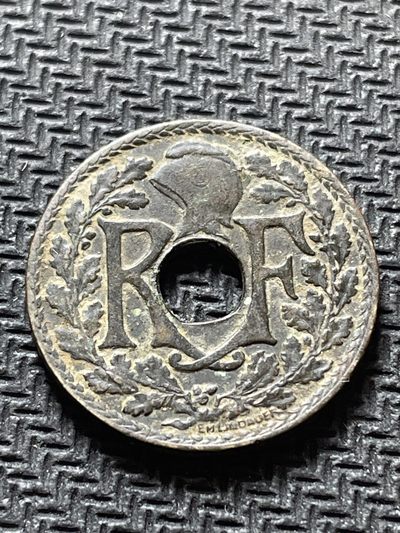 世界硬币纸币0 元起拍全场无压力第35场 - 1935年法属印度1/2C（极美品）