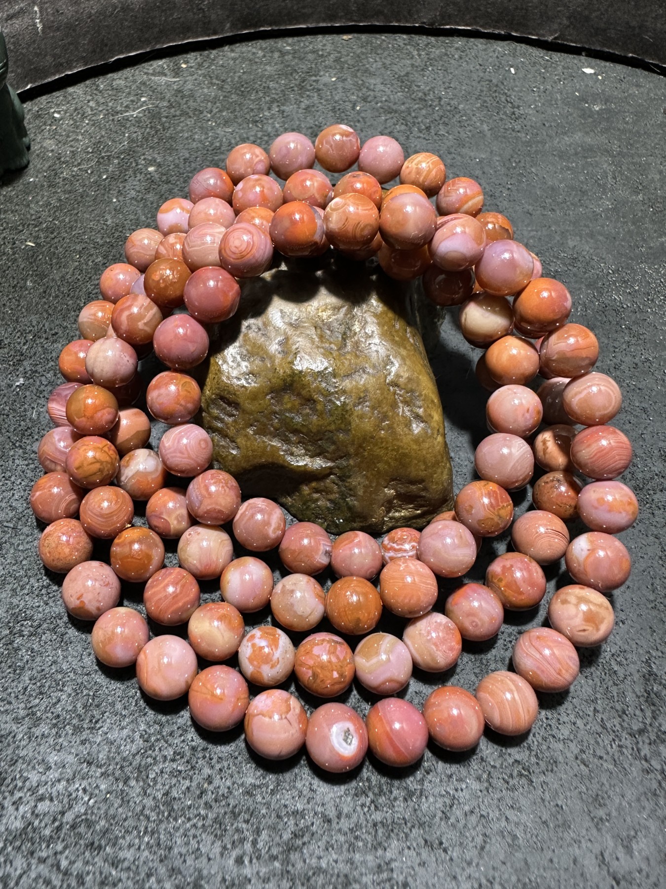 精美川料南红玛瑙108手串（ 项链）一条，