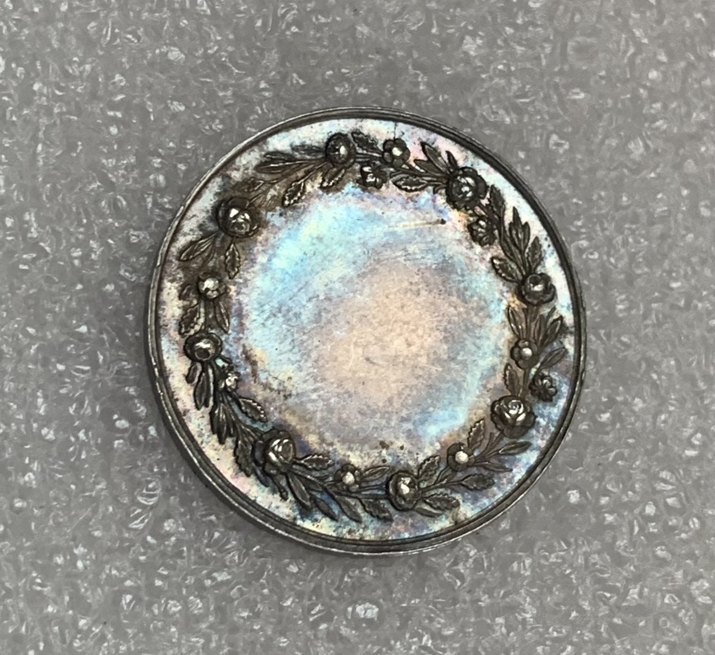 瓶子🏺第106期拍卖会  法国19世纪银质婚章  23毫米5.3克