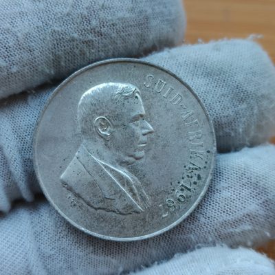 道一币馆币章第九场 - 南非1966年跳羚羊1兰特银币