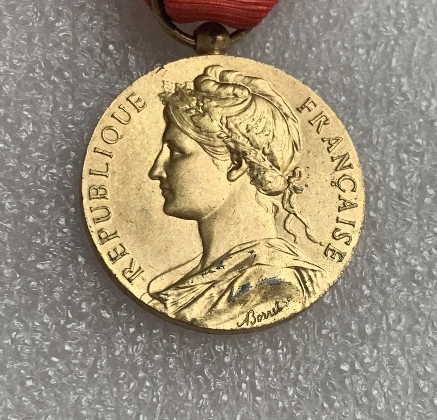 瓶子🏺第106期拍卖会  法国1959年镀金银质劳动奖章  13.5克