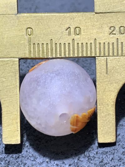 精美亚光冰飘战国红玛瑙手工俏色巧雕一夜成佛意境珠一颗！ 精美亚光冰飘战国红玛瑙手工俏色巧雕一夜成佛意境珠一颗！