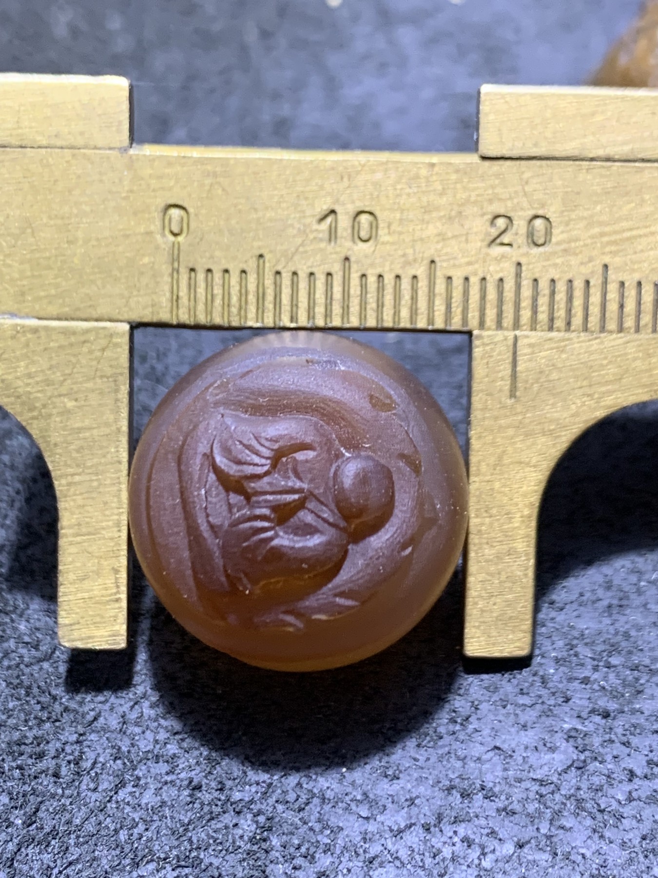 精美亚光高玉化巴西玛瑙手工俏色巧雕无相佛2.0圆珠一个！