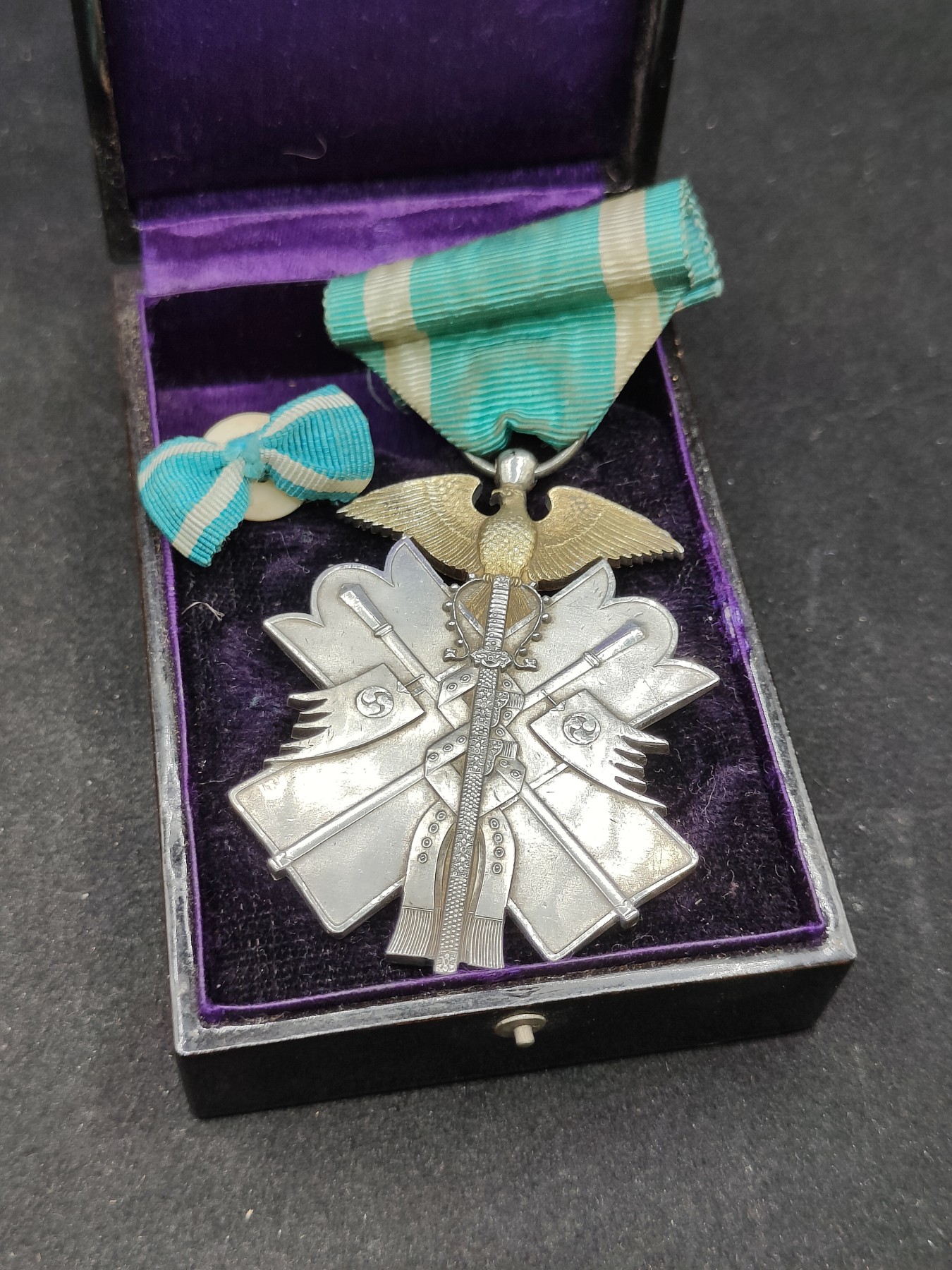 全场0元起拍 第86期 咸鱼国勋章拍卖专场 8月30日（周三）下午6：00开始 美品 日本明治时期 七级金鸱章 银制带盒略