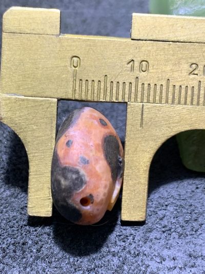 精美亚光高玉化原皮战国红玛瑙手工雕刻义字随形吊坠一颗！ 精美亚光高玉化原皮战国红玛瑙手工雕刻义字随形吊坠一颗！