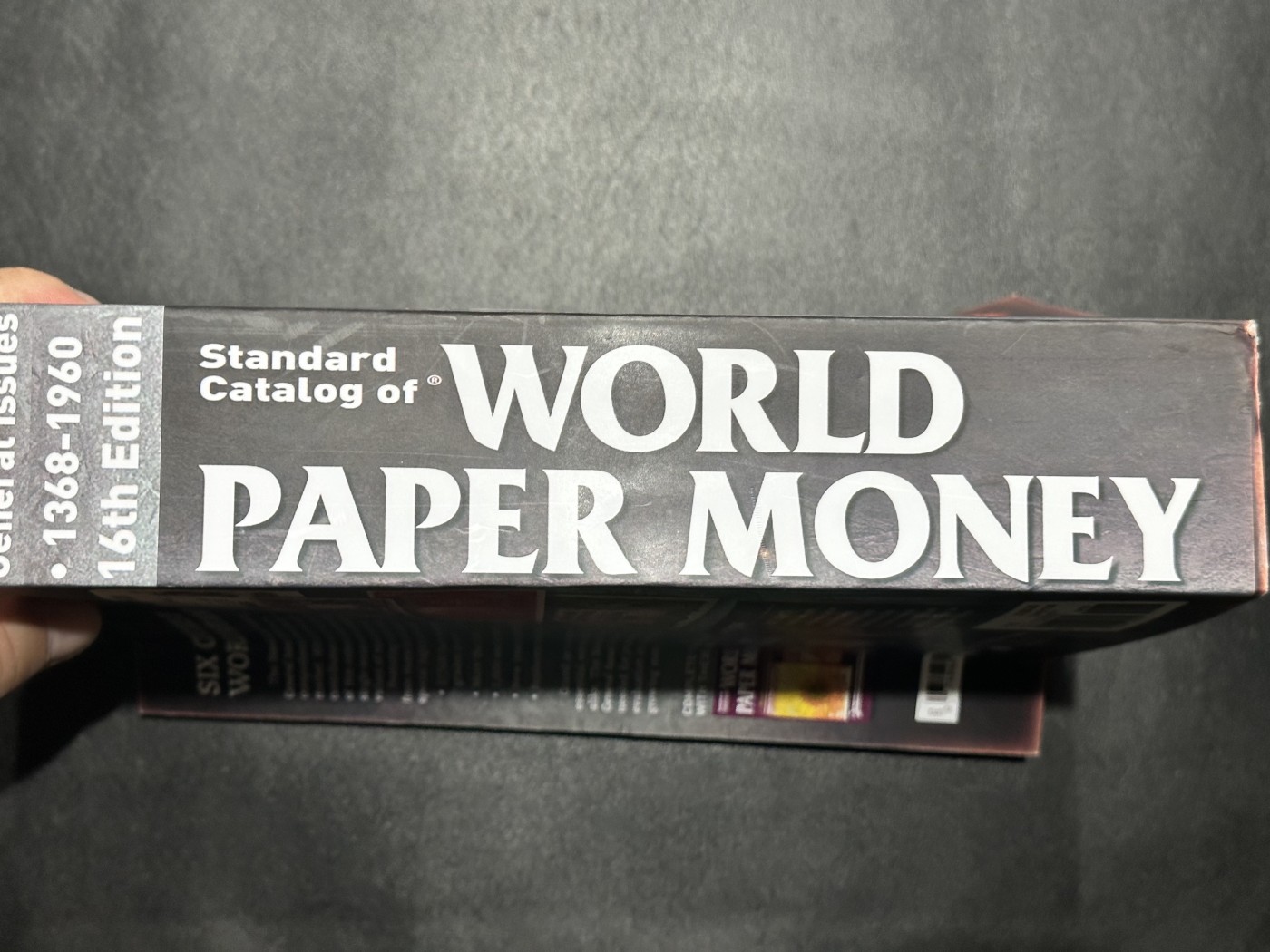 《外钞收藏家》第二百九十五期（连拍第三场） 全新一本 彩色克劳斯目录 1000多页