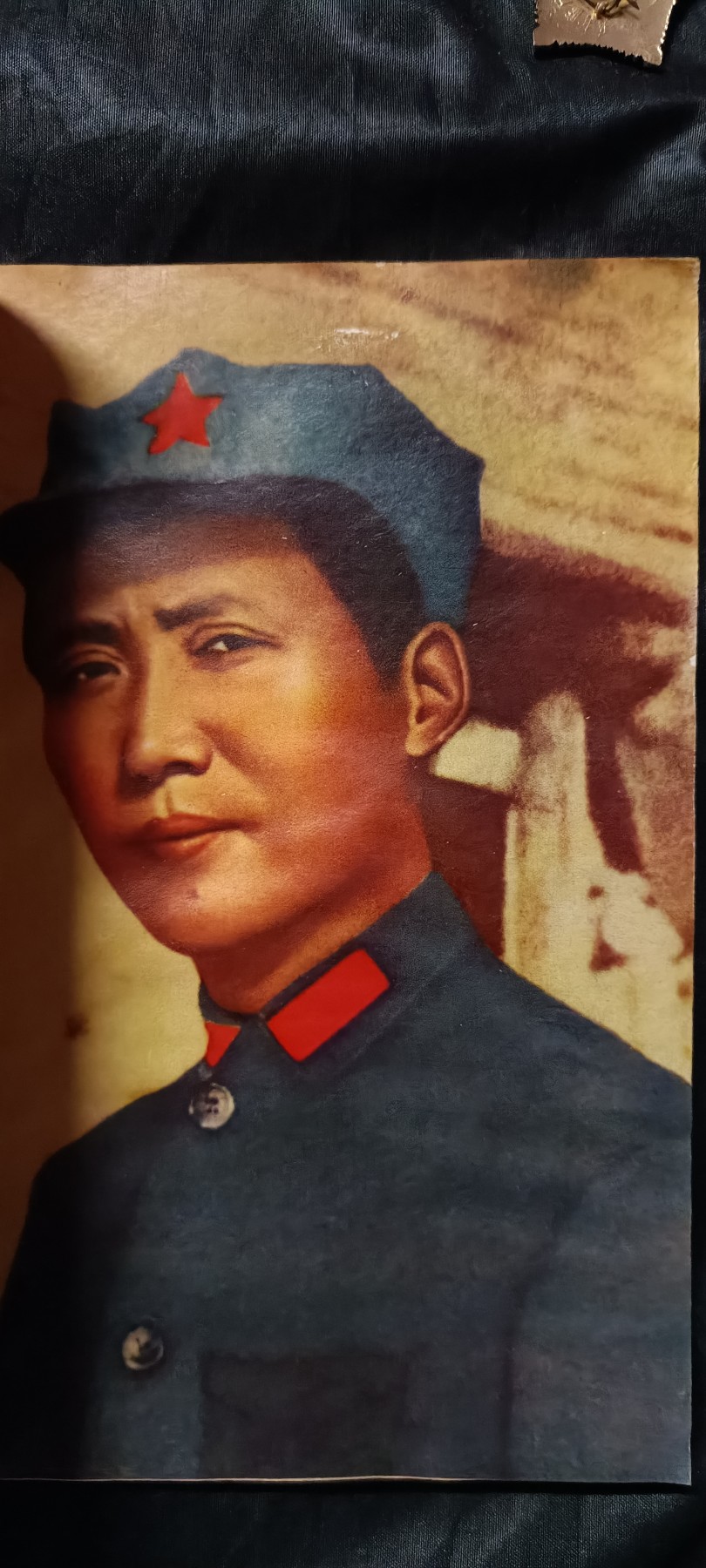 全场0起0押金！ 精品像章，红色文献！ 猫路线万岁，很多精美封面插图，劈牛