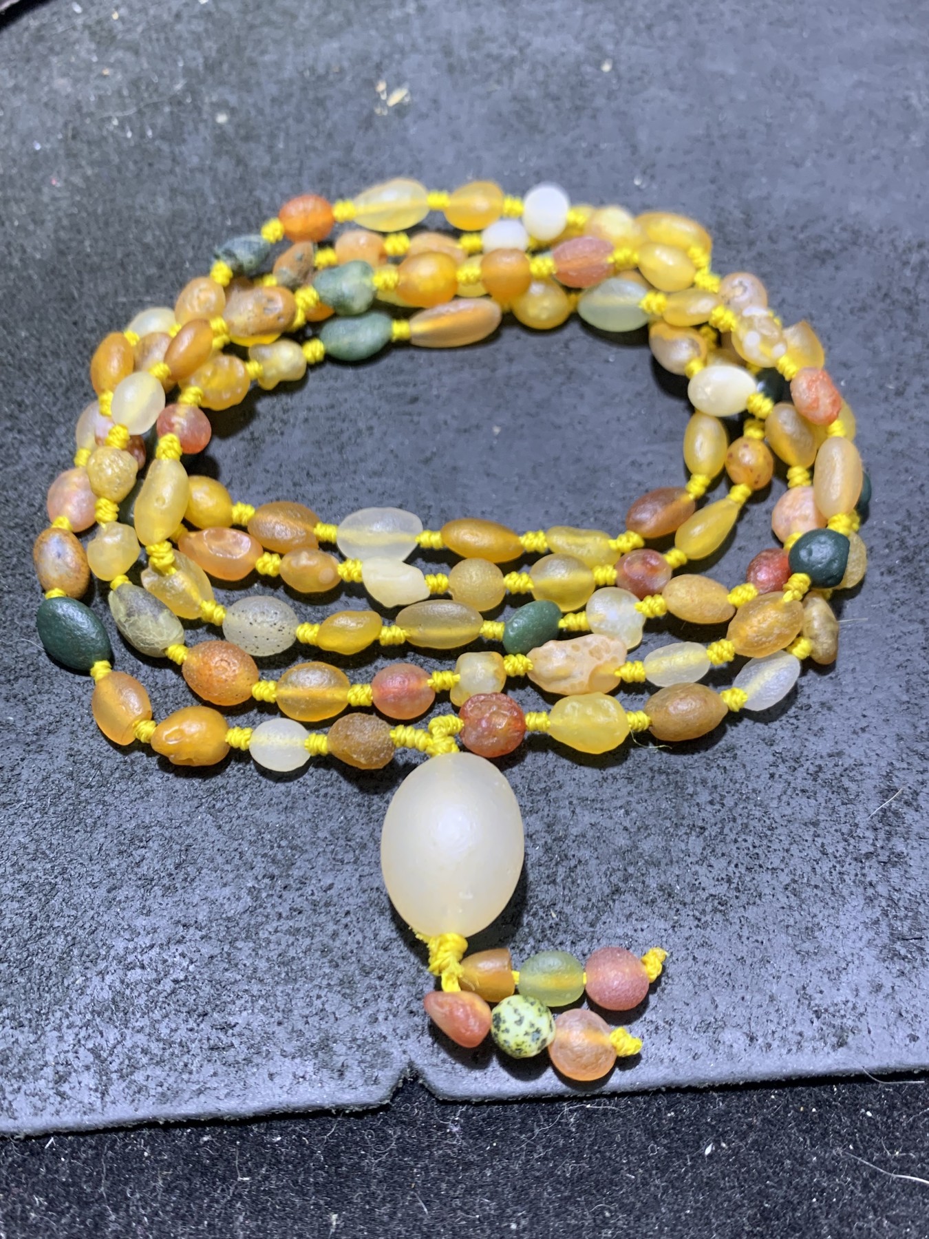 精美天然阿拉善108彩珠玛瑙项链(手串)一条