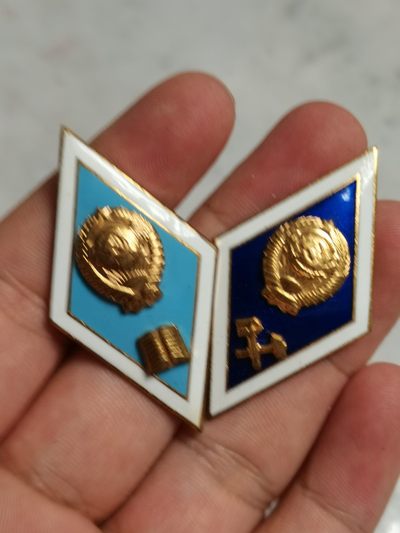 巨人徽章拍卖（国章、苏章、日章、书籍） - 苏联工程、师范校徽 无转轮