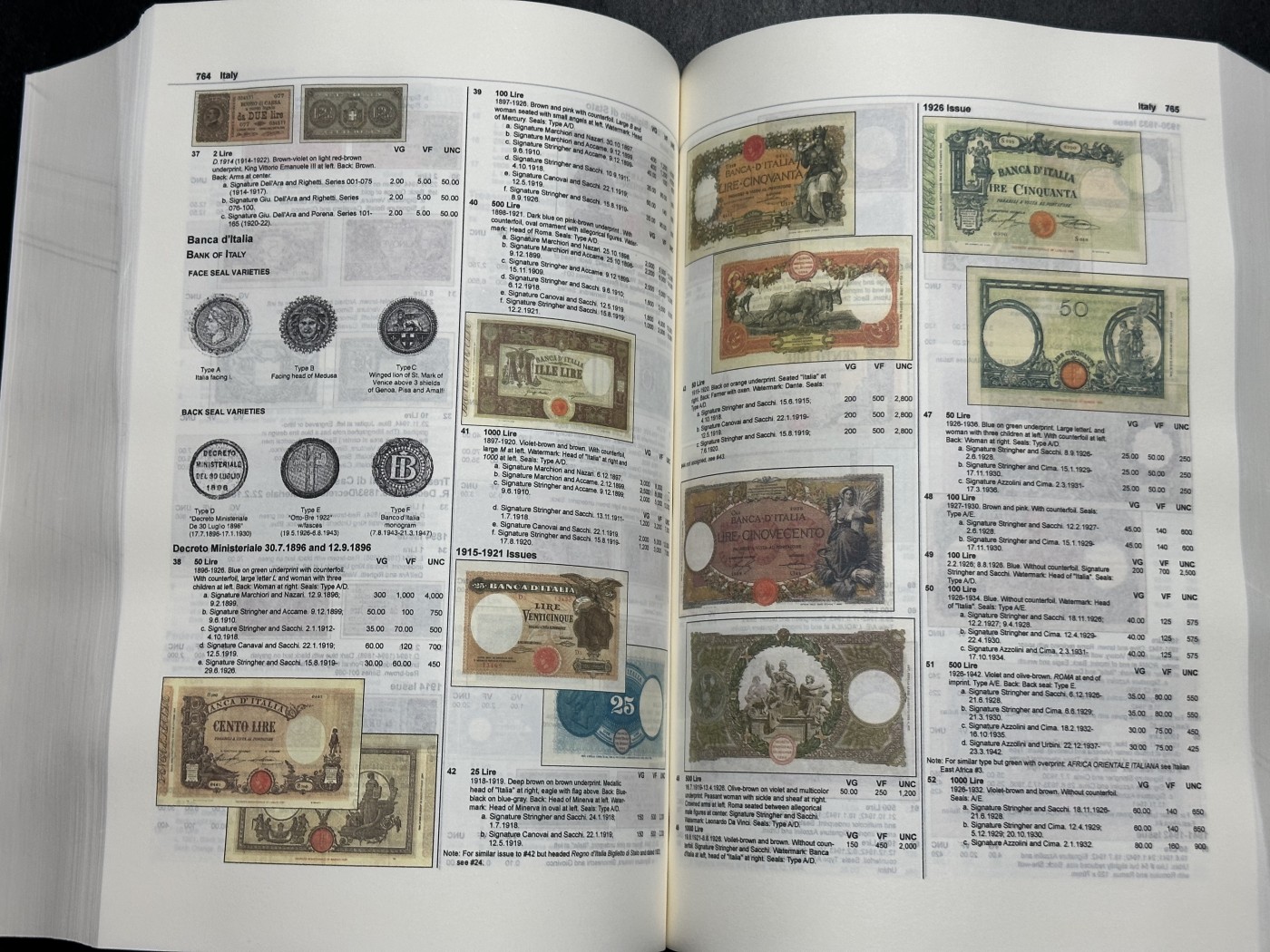 《外钞收藏家》第二百九十五期（连拍第三场） 全新一本 彩色克劳斯目录 1000多页