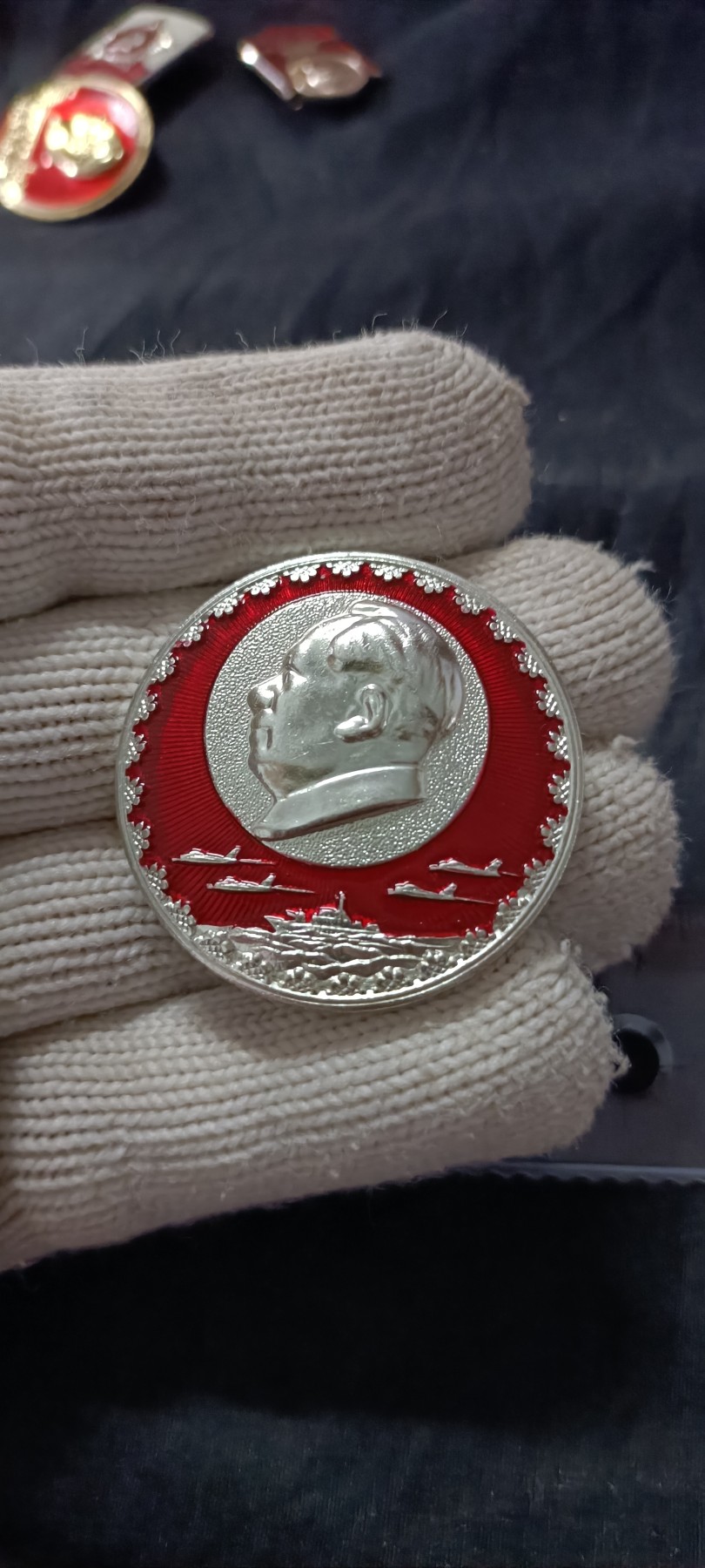 全场0起0押金！ 精品像章，红色文献！ 精品花边飞机军舰章！